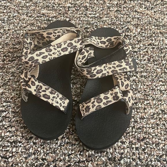 Sandal size 7 animal print - Picture 1 of 1